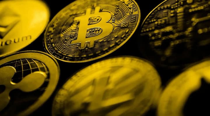 tramp-rozghliadaie-kandydativ-yaki-pidtrymuiut-kryptovaliutu-na-posady-u-federalnykh-finansovykh-ahentsiiakh