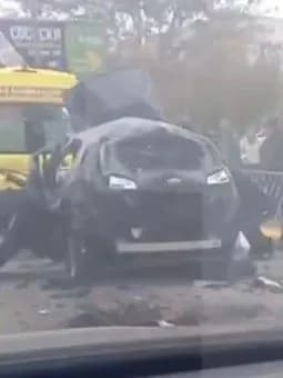 v-okkupirovannom-sevastopole-vzorvali-avtomobil-s-kapitanom-chf-rf