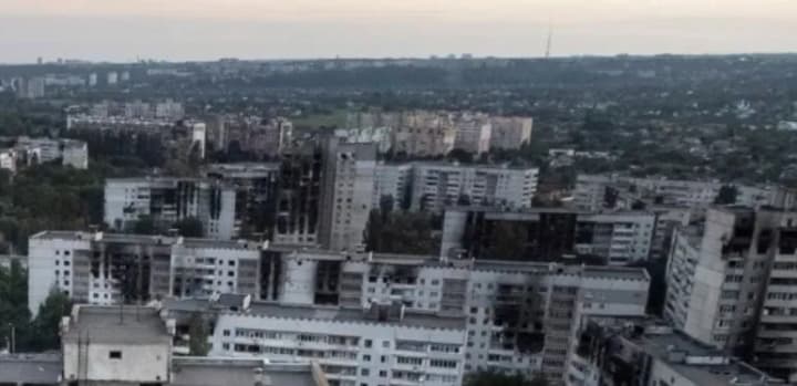 invaders-drone-hits-an-apartment-building-in-kharkiv-two-injured