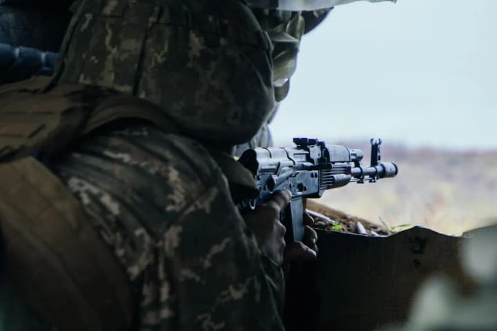 rossiyane-dovolno-aktivno-provodyat-shturmi-na-vremovskom-napravlenii-spiker-sil-oboroni-yuga