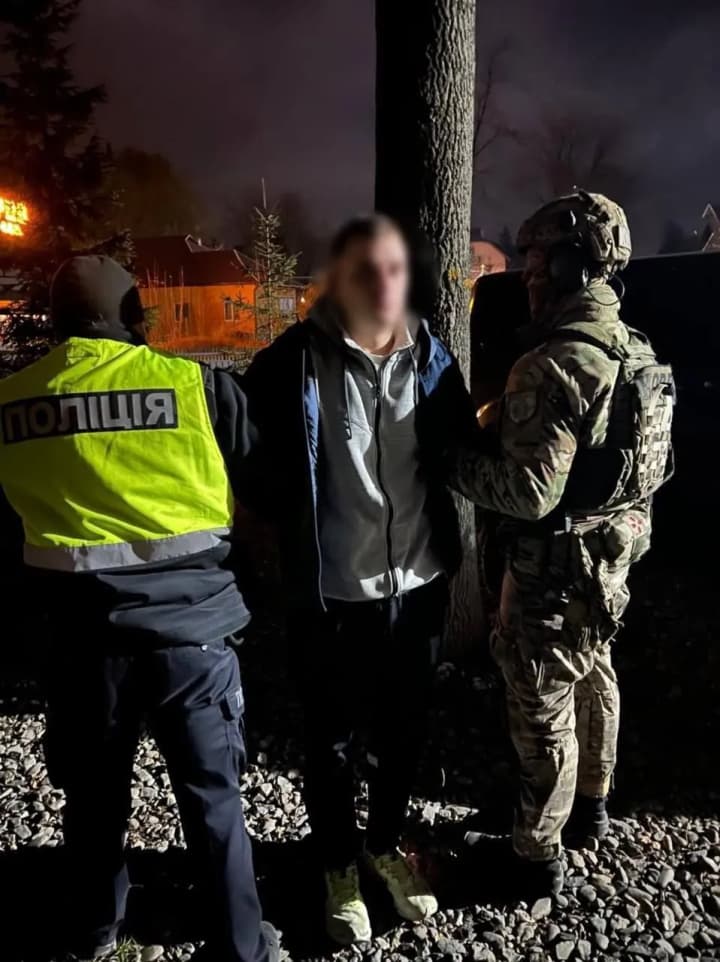 na-zakarpatti-politsiia-zatrymala-dvokh-molodykiv-yaki-pidpalyly-sluzhbove-avto-za-vkazivkoiu-rosiiskykh-spetssluzhb