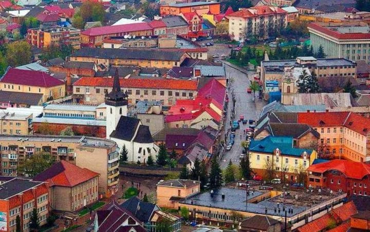 in-transcarpathia-a-man-opened-fire-near-the-shopping-center