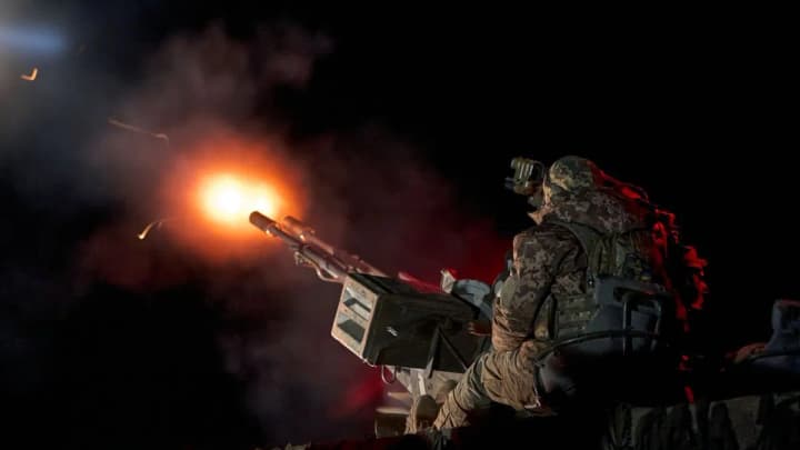 explosions-were-heard-in-kyiv-and-the-region-air-defense-is-working