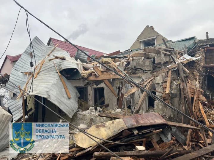 uzhe-dvoe-pogibshikh-v-prokurature-pokazali-posledstviya-rossiiskoi-ataki-na-nikolaev