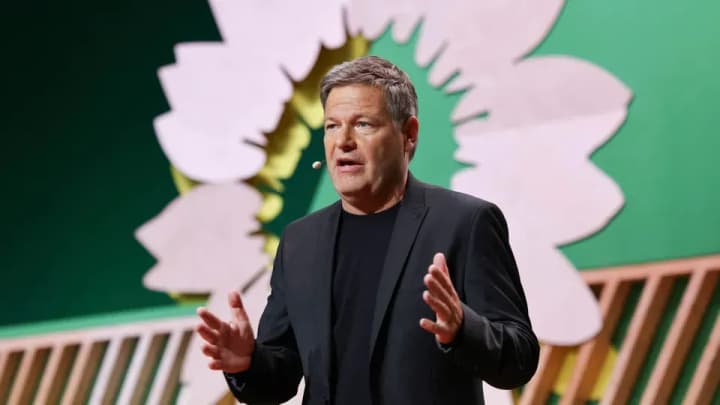 german-green-party-elects-robert-habeck-as-its-candidate-for-chancellor