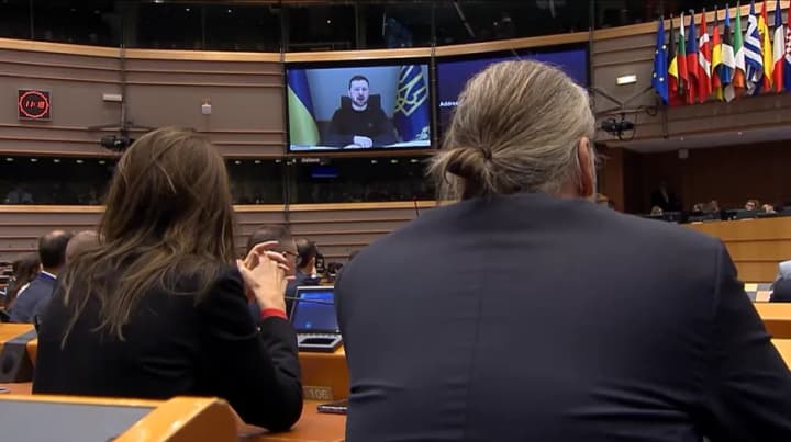 zelenskii-k-yevroparlamentu-mi-mozhem-sovmestnimi-usiliyami-zastavit-rf-poiti-na-spravedlivii-mir