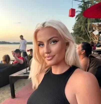 swedish-model-onlyfans-wants-to-give-birth-to-elon-musk-as-part-of-mars-colonization