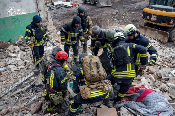 death-toll-from-russian-strike-in-hlukhiv-rises-to-12