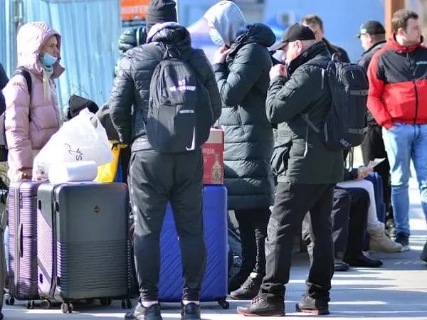 u-polshchi-ofitsiino-pratsiuiut-ponad-400-tys-ukrainskykh-cholovikiv