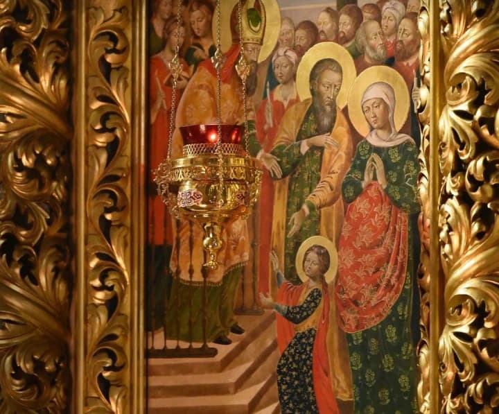 zavtra-budut-otmechat-odin-iz-12-glavnikh-tserkovnikh-prazdnikov-ptsu-rasskazala-ob-osobennostyakh