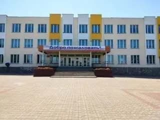 rosiiskyi-litak-skynuv-aviabombu-na-vlasnu-shkolu-v-bilhorodi