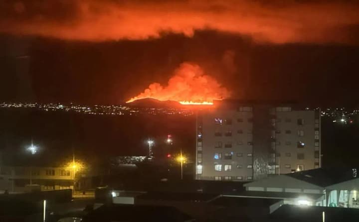 volcano-erupts-again-in-iceland-near-reykjavik