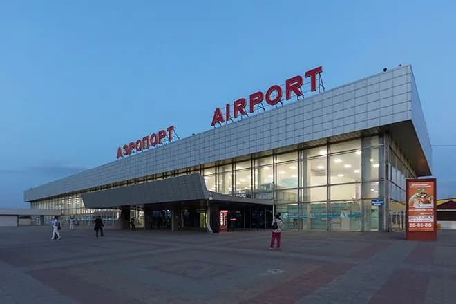 aeroport-volhohrada-pryzupyniav-robotu-cherez-ataku-bpla