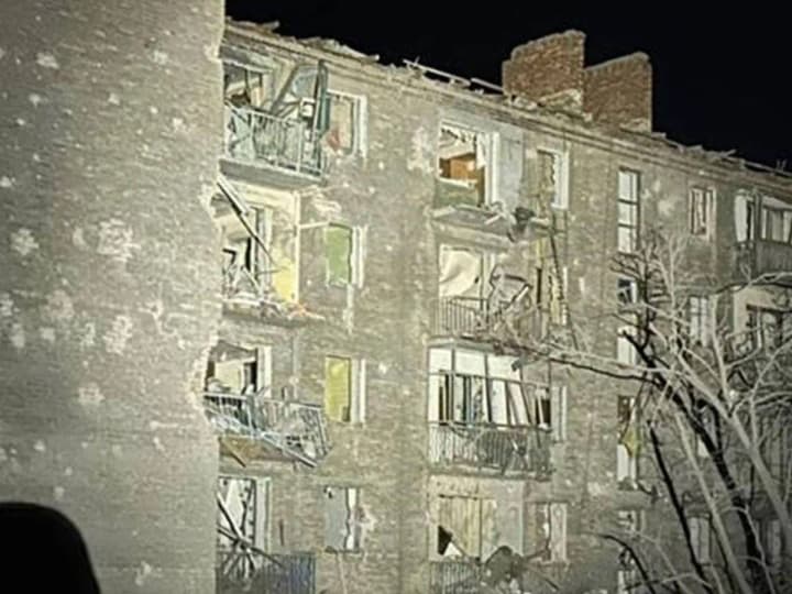 six-wounded-and-destroyed-apartments-russians-dropped-bombs-on-kostyantynivka