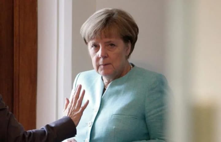 merkel-ziznalasia-u-memuarakh-shcho-blokuvala-vstup-ukrainy-do-nato-cherez-strakh-pered-rf