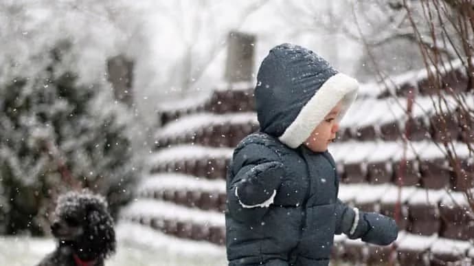 mokryi-snih-ta-ozheledytsia-yaka-pohoda-chekaie-na-kyian-zavtra