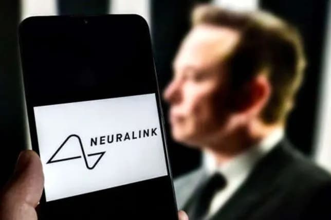 neuralink-maska-budet-testirovat-chip-dlya-mozga-v-kanade-revolyutsiya-dlya-paralizovannikh