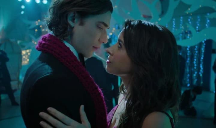 7-novorichnykh-filmiv-dlia-sviatkovoho-nastroiu