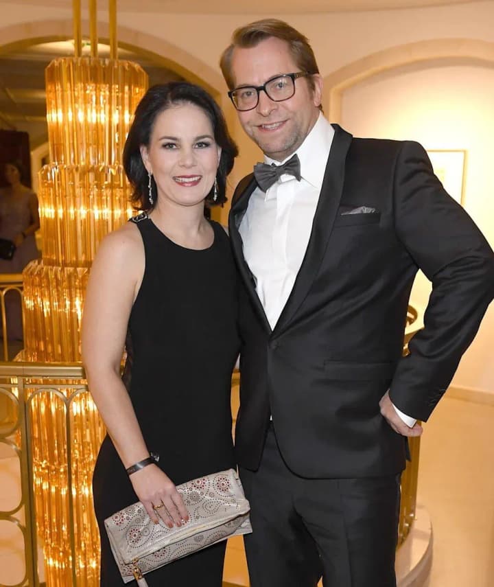 german-foreign-minister-burbock-divorces-after-17-years-of-marriage