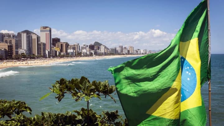 bus-crash-kills-17-injures-20-in-brazil