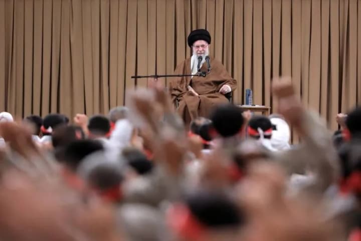 relihiinyi-lider-iranu-khamenei-vymahaie-vbyty-netaniakhu-orderu-mks-nedostatno
