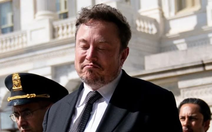 ilon-mask-pidtverdyv-shcho-obmezhuie-mozhlyvist-korystuvachiv-kh-dilytysia-zovnishnimy-novynamy