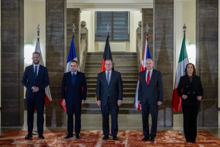 five-eu-defense-ministers-call-for-continued-support-for-ukraine-as-trump-comes-to-power