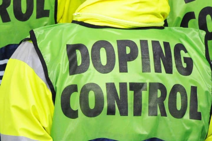 rosiiskoho-biatlonista-ustiuhova-pozbavyly-zolotoi-ta-bronzovoi-olimpiady-u-vankuveri