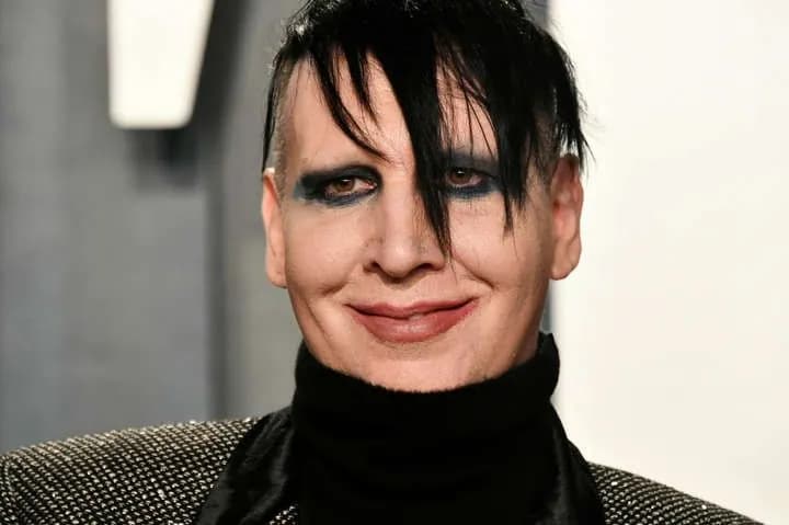 merlin-menson-otozval-isk-protiv-evan-reichel-vud