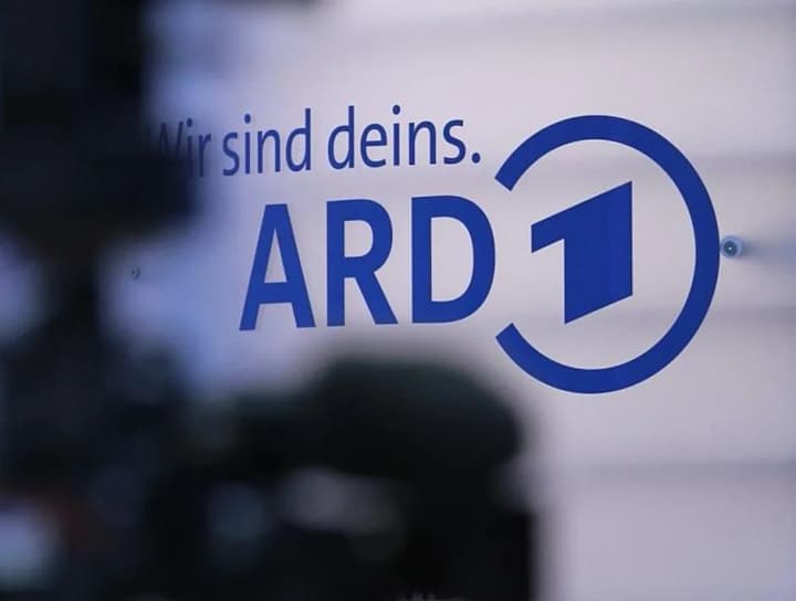 u-rosii-pozbavyly-akredytatsii-zhurnalistiv-nimetskoi-mediahrupy-ard