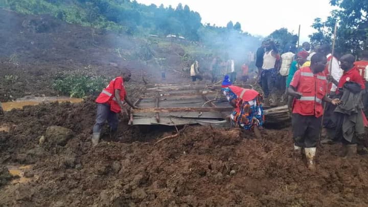 a-landslide-in-uganda-killed-15-people-and-missing-more-than-100