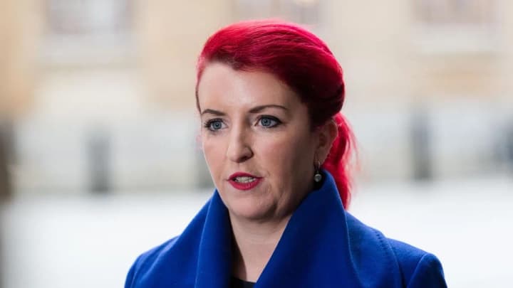 brytanska-ministerka-transportu-pishla-u-vidstavku-cherez-istoriiu-z-telefonom