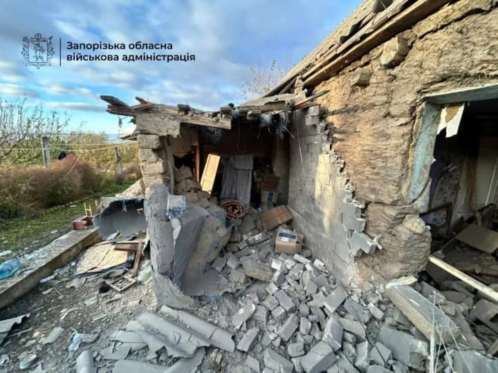 315-strikes-on-8-settlements-of-zaporizhia-region-a-50-year-old-man-was-injured