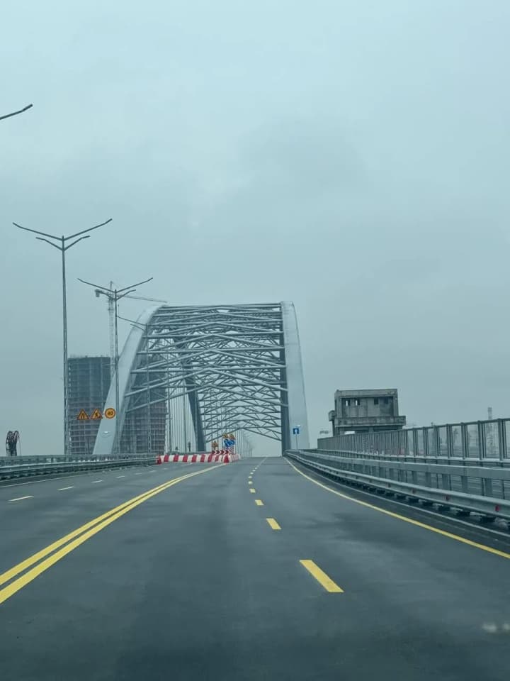 podilsky-bridge-in-kiev-opened-for-passenger-cars