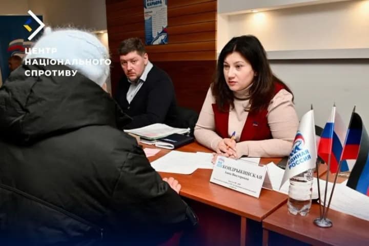 kreml-posyliuie-okupatsiinyi-tysk-na-donechchyni-shcho-chekaie-na-vidmovnykiv-pasportiv-rf