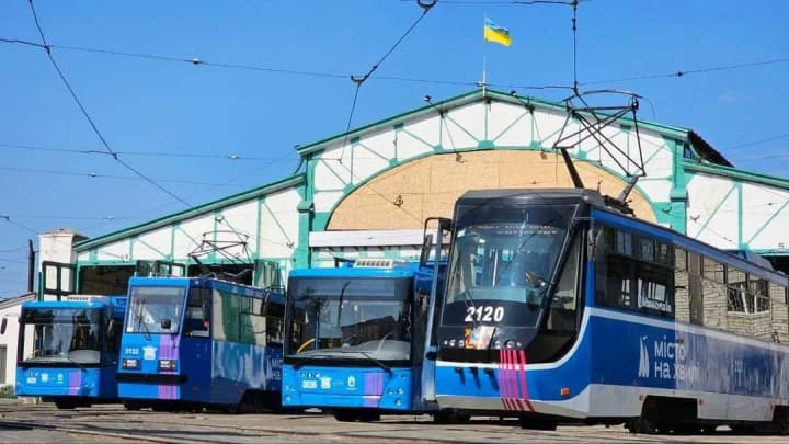 in-nikolaev-on-monday-restore-movement-of-trams-and-trolleybuses-after-a-massive-attack-of-the-russian-federation
