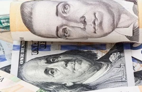 exchange-rate-as-of-december-2-prices-for-the-dollar-and-euro-are-actively-growing-in-exchangers