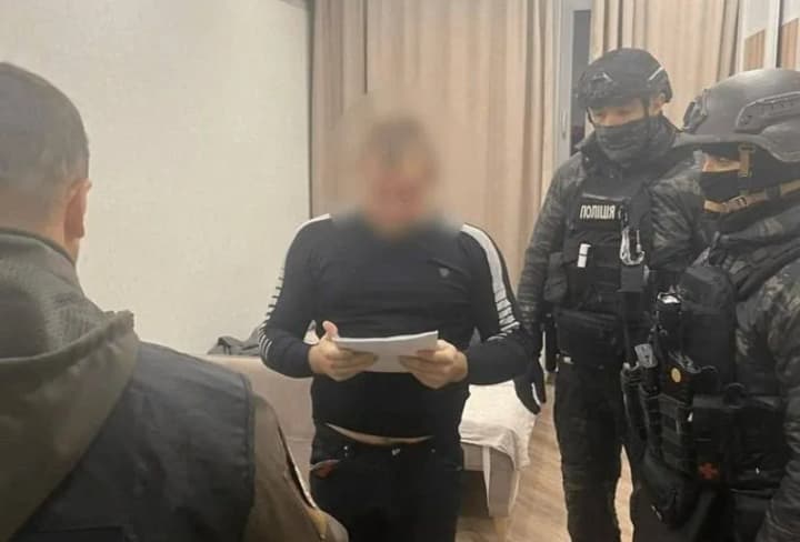 na-cherkashchyni-vykryto-narkouhrupovannia-z-misiachnym-oborotom-u-5-mln-hrn