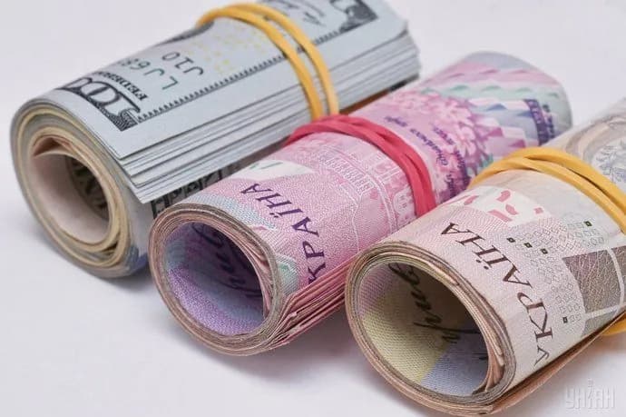 currency-exchange-rate-on-december-4-the-hryvnia-continues-to-fall