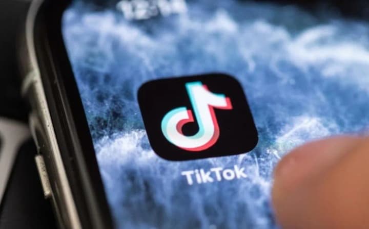 tiktok-vydalyv-merezhi-akauntiv-yaki-nezakonno-prosuvaly-kandydativ-u-prezydenty-rumunii
