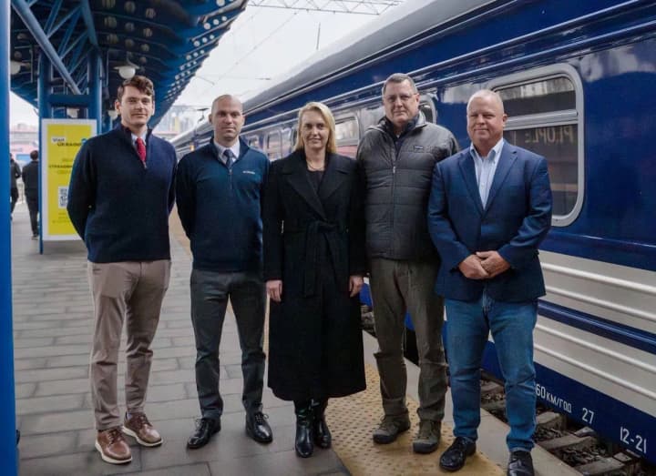 amerikanskie-senatori-pribili-v-kiev