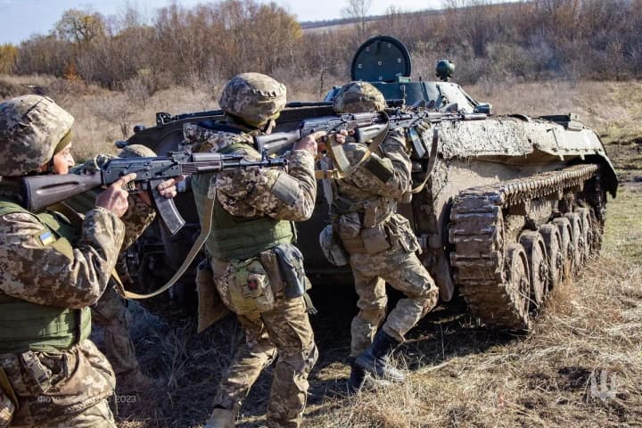 ukrainian-troops-engage-in-156-combat-engagements-in-the-frontline-the-situation-is-the-most-intense-in-the-pokrovske-and-kurakhove-sectors-general-staff