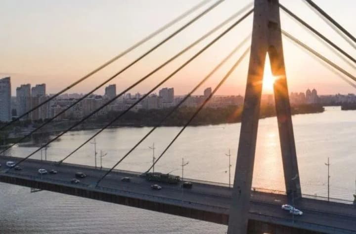 the-city-council-rejected-a-petition-to-move-across-bridges-from-the-left-bank-to-the-right-during-air-alarms