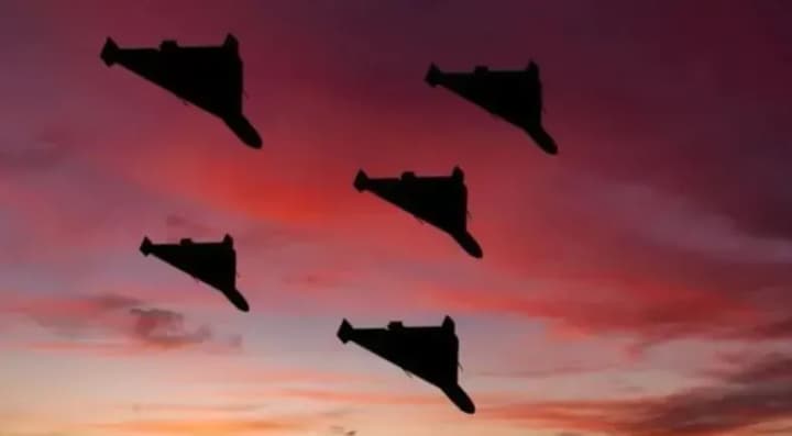 russia-attacked-ukraine-with-almost-500-aerial-bombs-and-more-than-400-attack-drones-in-a-week-zelensky