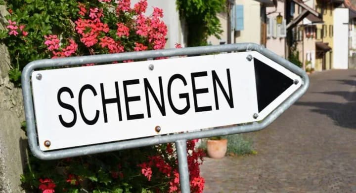 austria-lifts-veto-on-bulgaria-and-romanias-accession-to-the-schengen-area