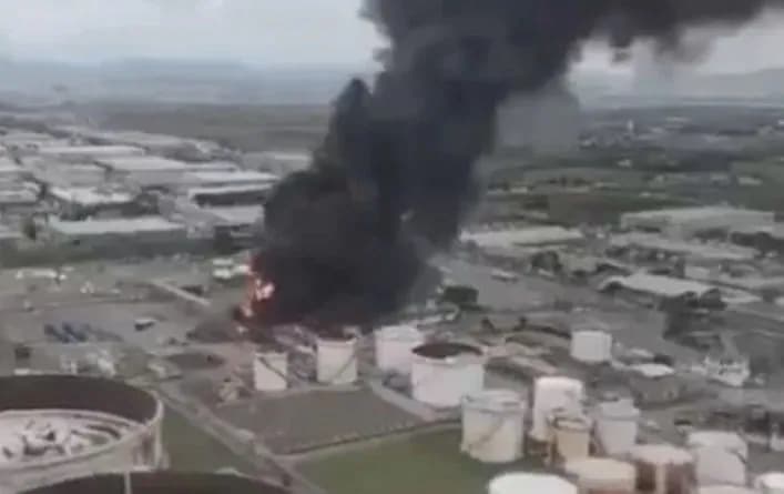 four-people-are-killed-and-26-injured-in-the-explosion-of-the-eni-oil-depot-in-florence