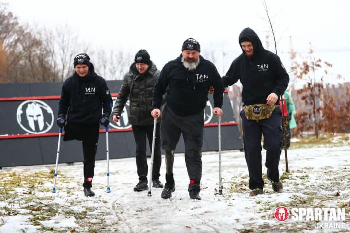 inkliuzyvnyi-zabih-spartan-para-race-zibraly-pivmiliona-hryven-na-prydbannia-droniv-dlia-zsu