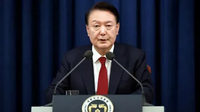 politsiia-pivdennoi-korei-provela-obshuk-v-ofisi-prezydenta-cherez-sprobu-zaprovadyty-voiennyi-stan