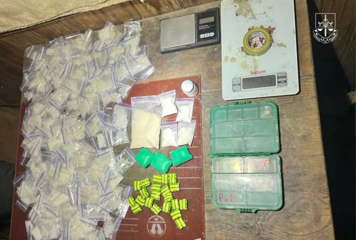 na-cherkashchyni-u-dvokh-narkolaboratoriiakh-vyluchyly-narkotykiv-na-3-mln-hryven