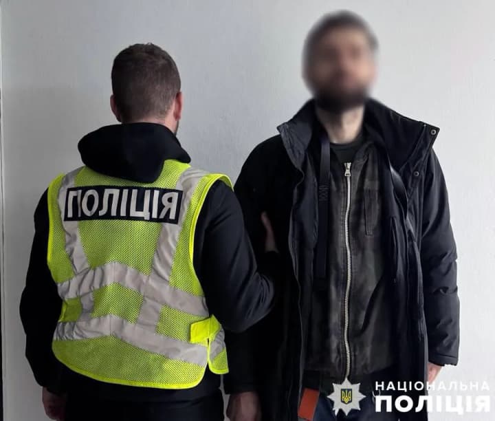 v-kieve-zaderzhali-muzhchinu-kotorii-zhestoko-izbil-sobaku-vo-vremya-progulki